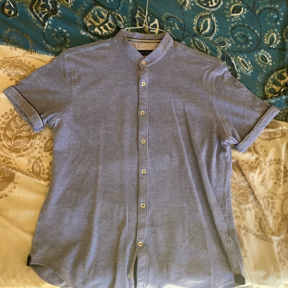 I am selling a ZARA dress shirt